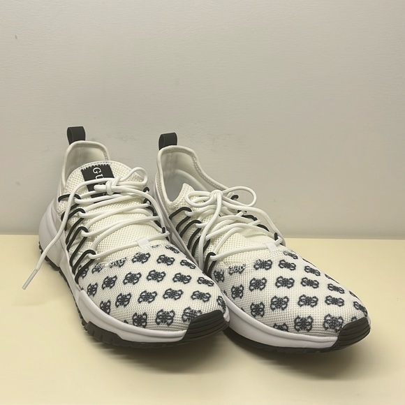 Guess White Designer Sneakers Men’s Size 9 (NWOT) - Picture 1 of 6
